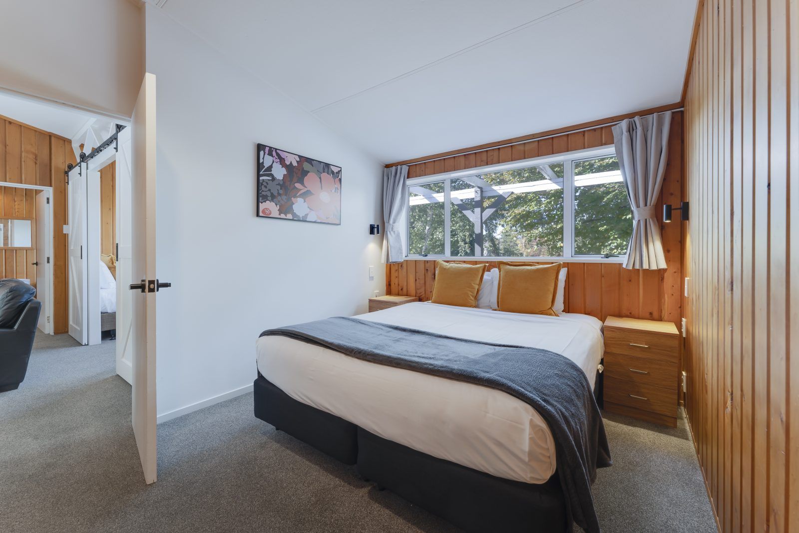Three-Bedroom Apartment Image 6
