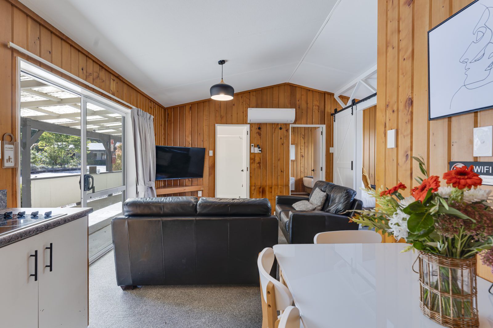 Three-Bedroom Apartment Image 9